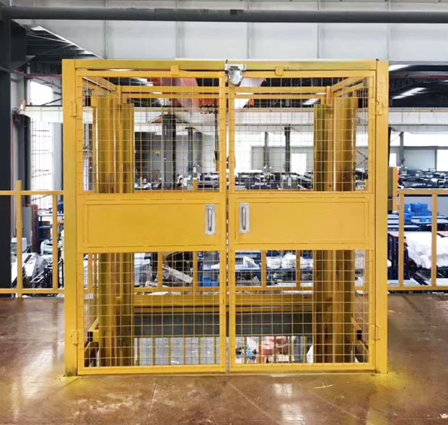 思明智能导轨式升降机亮相